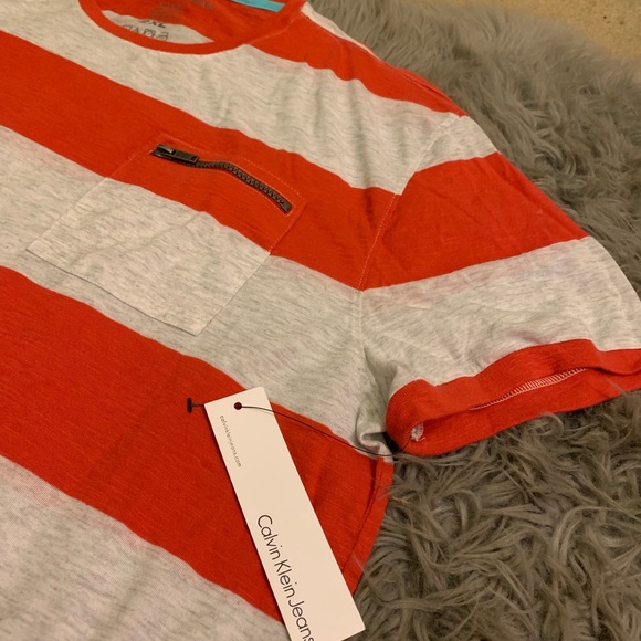 NWT Calvin Klein T Shirt - Picture 2 of 4